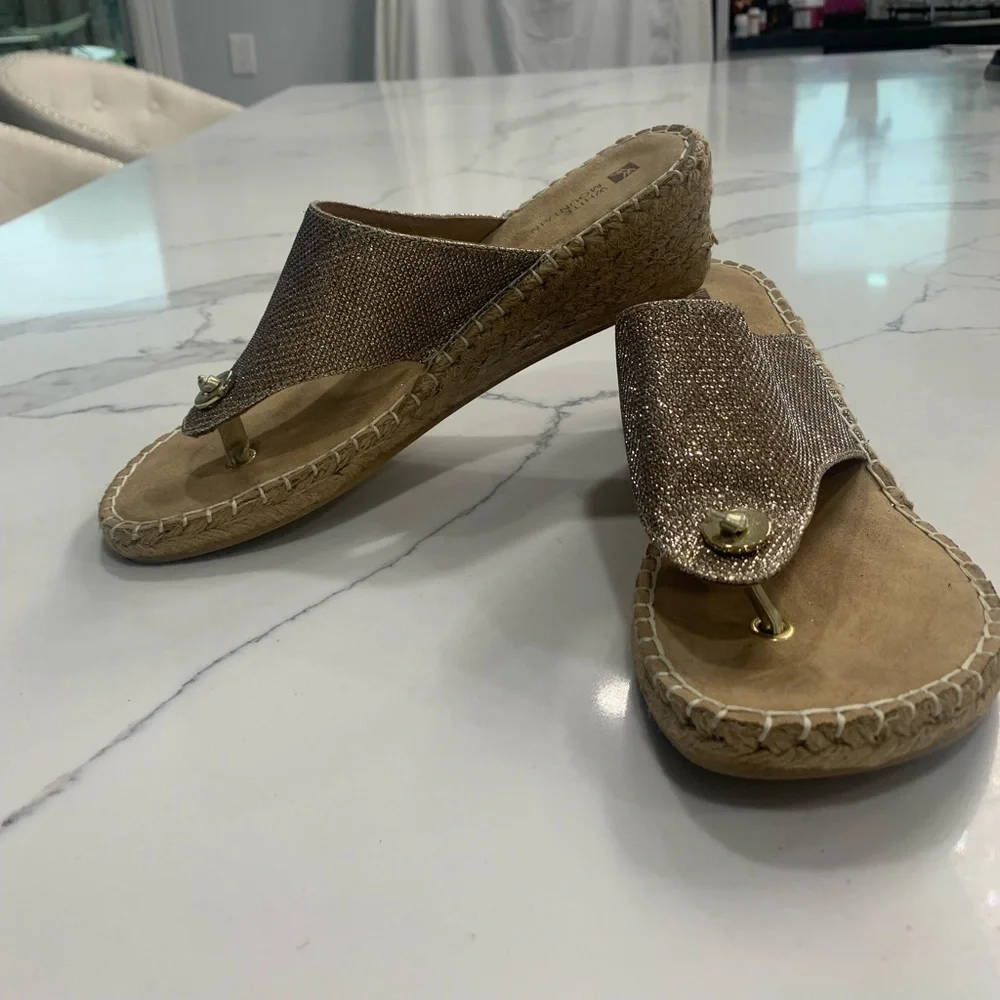 White Mountain Women’s Beachball Gold Glitter Fabric Espadrilles Size 8M‎